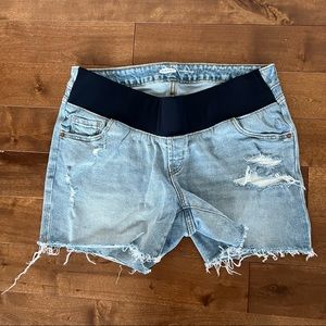 Old Navy Maternity Ripped Boyfriend Jean Cut-Off Shorts Light Wash - Medium 8